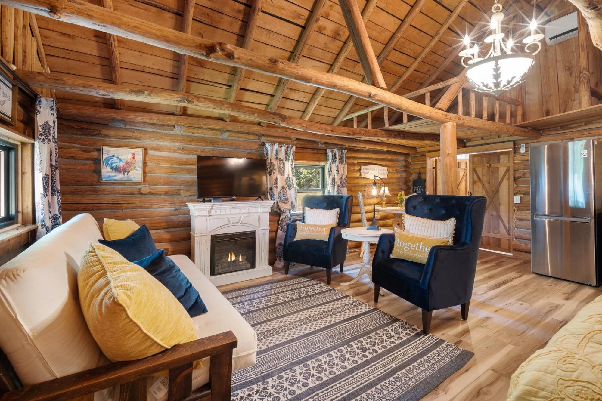 Spring Hill Farm - The Velvet Rooster Holiday home *