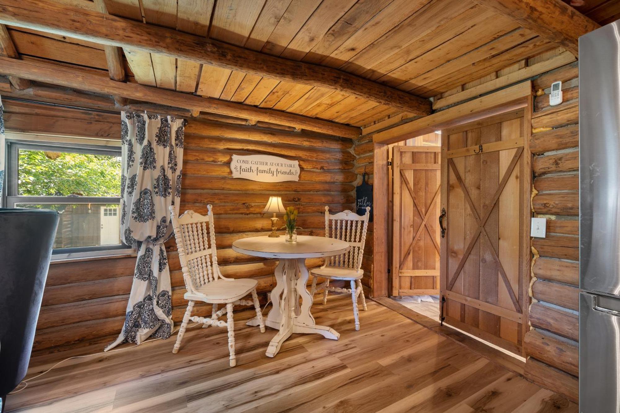 Spring Hill Farm - The Velvet Rooster Holiday home Alma
